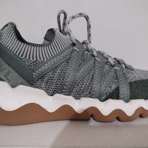 medewell  Womens Green and White Knit Athletic Shoes